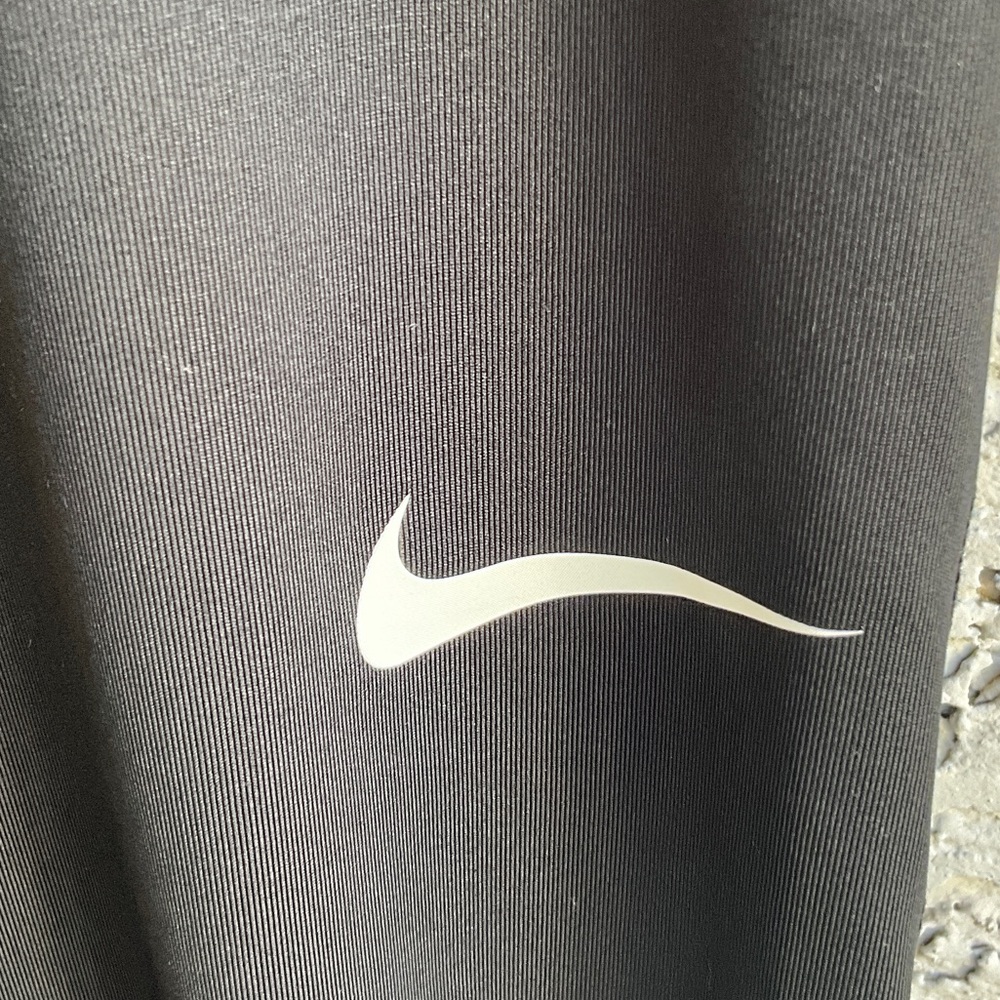Nike Pro Women’s  Black Active Leggings - Picture 2 of 4